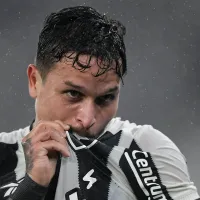 Artur sente dores na coxa e preocupa Botafogo antes do clássico contra o Flamengo