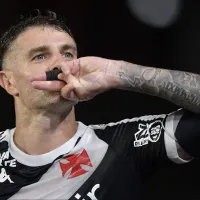 Com dois de Vegetti, Vasco goleia o Fortaleza pelo Brasileirão Betano; veja como foi