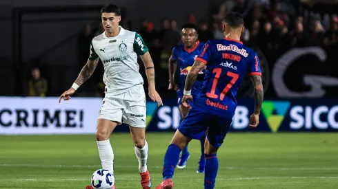 Martinez, jogador do Palmeiras durante partida contra o Bragantino no estadio Cicero De Souza Marques pelo campeonato Brasileiro A 2025