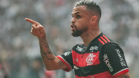 Michael tem negociações em andamento para deixar o Flamengo nesta janela