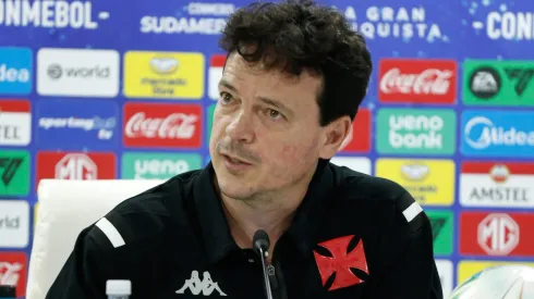 Fernando Diniz em coletiva do Vasco – Foto: Matheus Lima/Vasco