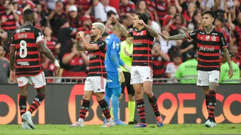 SP – RIO DE JANEIRO – 11/08/2024 – BRASILEIRO A 2024, FLAMENGO X PALMEIRAS – Arrascaeta jogador do Flamengo comemora seu gol durante partida contra o Palmeiras no estadio Maracana pelo campeonato Brasileiro A 2024. Foto: Thiago Ribeiro/AGIF
