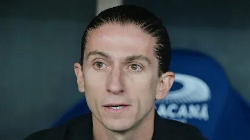 Filipe Luís durante jogo contra o Botafogo no Maracanã.