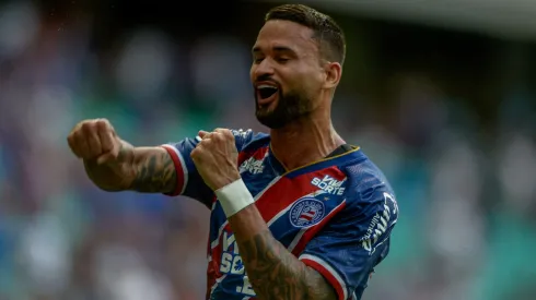 Willian José jogador do Bahia comemora seu gol durante partida contra o Colo-Colo no estádio Arena Fonte Nova pelo campeonato Baiano 2025