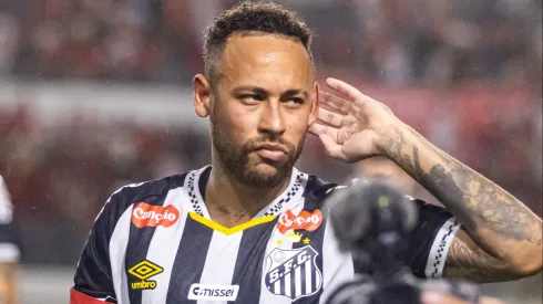 Amigo de Neymar gerou polêmica com críticas ao Santos.