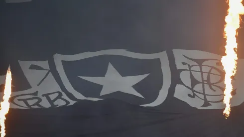 Torcida do Botafogo durante partida contra o Juventude, pelo Brasileirão Betano. Foto: Thiago Ribeiro/AGIF.