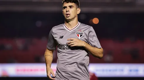 SP – SAO PAULO – 24/05/2025 – BRASILEIRO A 2025, SAO PAULO X MIRASSOL – Oscar jogador do Sao Paulo durante aquecimento antes da partida contra o Mirassol no estadio Morumbi pelo campeonato Brasileiro A 2025. Foto: Fabio Giannelli/AGIF