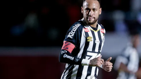 BA – SALVADOR – 25/05/2025 – BRASILEIRO A 2025, VITORIA X SANTOS – Neymar jogador do Santos durante partida contra o Vitoria no estadio Barradao pelo campeonato Brasileiro A 2025. Foto: Jhony Pinho/AGIF