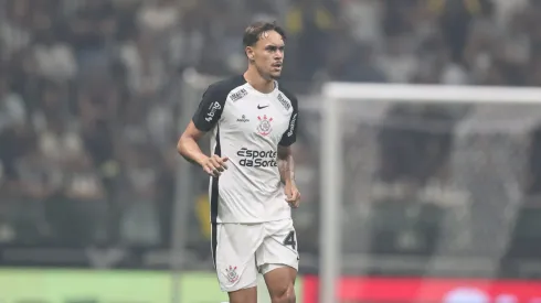 João Pedro jogador do Corinthians durante partida contra o Atlético-MG no estádio Arena MRV pelo campeonato Brasileiro A 2025.