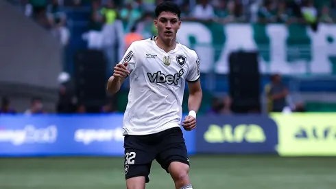 Jair já tem mais de 500 minutos em campo pelo Botafogo no Brasileirão Betano