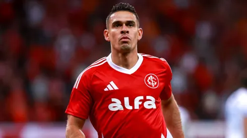 Rafael Borré jogador do Internacional comemora seu gol durante partida contra o Cruzeiro no estádio Beira-Rio pelo campeonato Brasileiro A 2025.