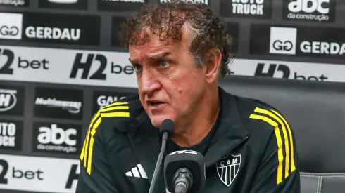 Cuca admite dificuldades por não ter um time base definido no Atlético-MG