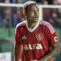 Alan Patrick é criticado pela torcida do Internacional após derrota para o Fluminense