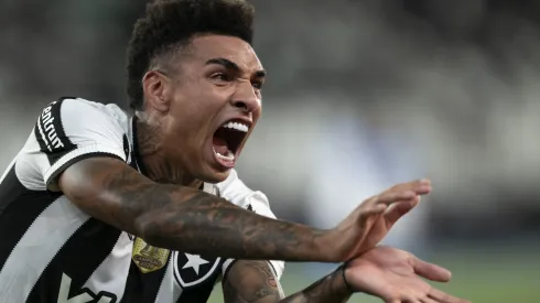 Igor Jesus comemorando pelo Botafogo na Copa do Brasil – Foto: Jorge Rodrigues/AGIF