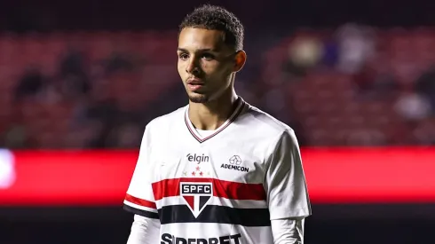 Matheus Alves em ação no Morumbis.