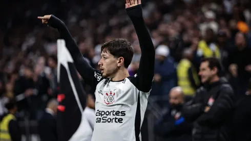 SP – SAO PAULO – 01/06/2025 – BRASILEIRO A 2025, CORINTHIANS X VITORIA – Rodrigo Garro jogador do Corinthians durante partida contra o Vitoria no estadio Arena Corinthians pelo campeonato Brasileiro A 2025. Foto: Fabio Giannelli/AGIF