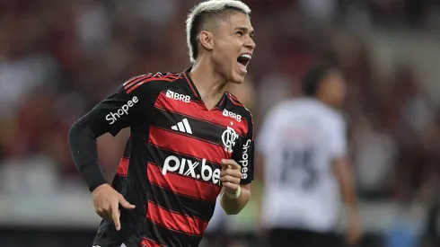 Luiz Araujo, jogador do Flamengo, comemora seu gol durante partida contra o Vasco no estadio Maracana pelo campeonato Carioca 2025. Foto: Thiago Ribeiro/AGIF