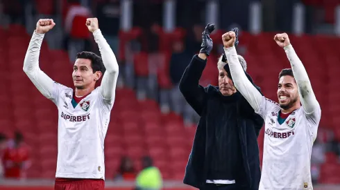 RS – PORTO ALEGRE – 01/06/2025 – BRASILEIRO A 2025, INTERNACIONAL X FLUMINENSE – Jogadores do Fluminense comemoram vitoria ao final da partida contra o Internacional no estadio Beira-Rio pelo campeonato Brasileiro A 2025. Foto: Maxi Franzoi/AGIF