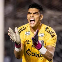 Santos descarta Léo Jardim e aguarda ofertas por Gabriel Brazão antes de buscar novo goleiro