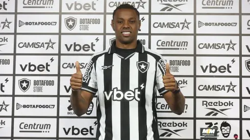 Kaio Pantaleão foi apresentado no Botafogo. Foto: Vitor Silva/Botafogo