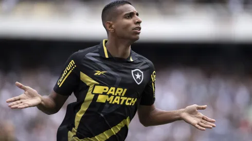 Torcida do Vasco pede contratação de Victor Sá – Foto: Jorge Rodrigues/AGIF