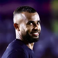 Após Alex Santana, Grêmio decide contratar mais dois jogadores para Mano Menezes