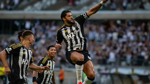 Hulk jogador do Atlético-MG comemora seu gol durante partida – Foto: Fernando Moreno/AGIF