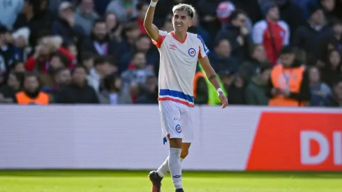 BUENOS AIRES, ARGENTINA – MAY 25: Alan Lescano of Argentinos Juniors celebrates after scoring the team's first goal during a match between Argentinos Juniors and River Plate as part of Liga Profesional 2024 at Diego Armando Maradona Stadium on May 25, 2024 in Buenos Aires, Argentina. (Photo by Marcelo Endelli/Getty Images)