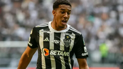 Sem espaço no Galo, Palacios foi emprestado a time dos Emirados Árabes.