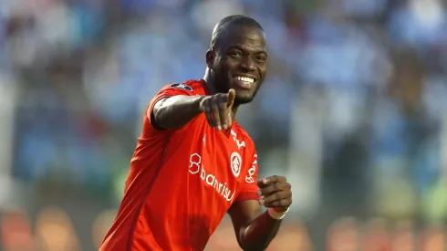 LA PAZ, BOLIVIA – AUGUST 22: Enner Valencia of Internacional celebrates after scoring the team's first goal during a Copa CONMEBOL Libertadores 2023 quarterfinal first leg match between Bolivar and Internacional at Hernando Siles Stadium on August 22, 2023 in La Paz, Bolivia. (Photo by Gaston Brito Miserocchi/Getty Images)