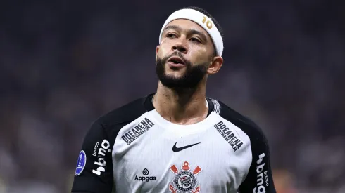 Memphis Depay vai ficar de fora contra o Grêmio e revoltou Rivellino