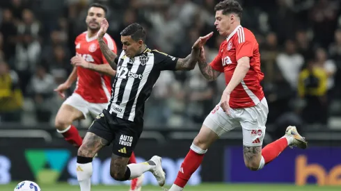 Dudu se movimenta, dá bons passes e faz estreia interessante em vitória do Galo sobre o Inter.