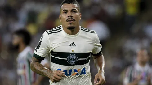 RJ – Rio de Janeiro – 09/11/2017 – Brasileiro A 2017, Fluminense x Coritiba – Thiago Carleto jogador do Coritiba durante partida contra o Fluminense no estadio Maracana pelo campeonato Brasileiro A 2017. Foto: Thiago Ribeiro/AGIF