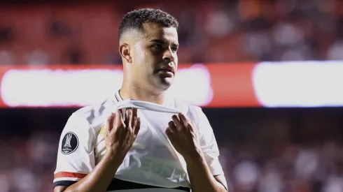 Alisson saiu em defesa do técnico Zubeldía. Foto: Marcello Zambrana/AGIF