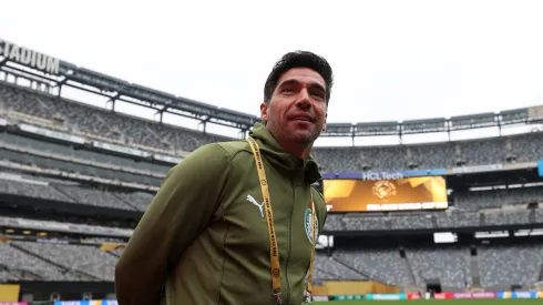 Delegação da SE Palmeiras, visita a Metlife, estádio da partida contra o Porto.