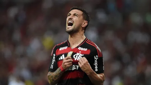 Georgian De Arrascaeta comemora gol marcado pelo Flamengo. Foto: Andre Paes / Alamy Stock Photo