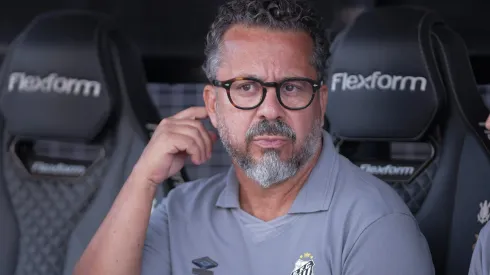 Treinador já tomou a decisão – Foto: Ettore Chiereguini/AGIF.