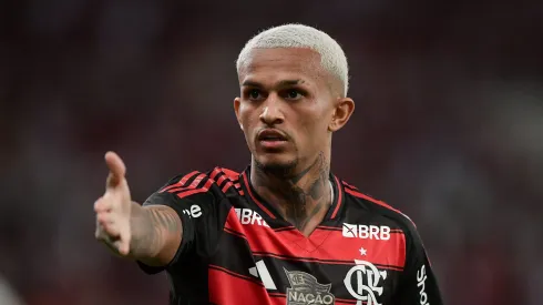 Wesley segue chamando atenção do futebol europeu