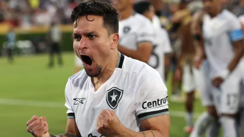 PASADENA, CALIFORNIA – JUNE 19: Artur of Botafogo celebrates following the team's victory after the FIFA Club World Cup 2025 group B match between Paris Saint-Germain FC and Botafogo FR at Rose Bowl Stadium on June 19, 2025 in Pasadena, California. (Photo by Stu Forster/Getty Images)