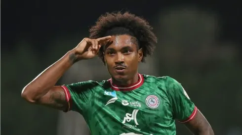 Vitinho, livre no mercado, está em tratativas com o Santos através de Alexandre Mattos – Foto: Divulgação/Al Ettifaq