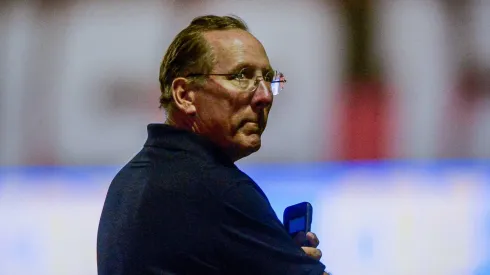 BA – SALVADOR – 11/07/2024 – BRASILEIRO A 2024, VITORIA X BOTAFOGO – John Textor dono da SAF do Botafogo antes da partida contra o Vitoria no estadio Barradao pelo campeonato Brasileiro A 2024.