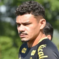 Tiquinho Soares vem decepcionando em campo no Santos e tem posição ameaçada