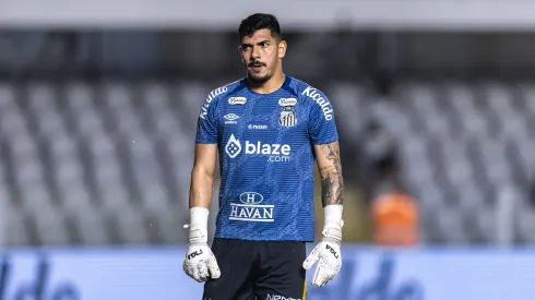 Goleiro João Paulo comenta volta ao Santos e evita ansiedade por titularidade. Foto: Abner Dourado/AGIF