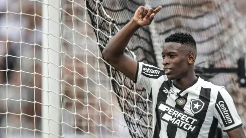 Luiz Henrique, ex-jogador do Botafogo, durante partida contra o São Paulo, pelo Brasileirão Betano de 2024. Foto: Thiago Ribeiro/AGIF.