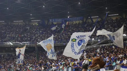 Torcida do Cruzeiro fazendo a festa no Mineirão. Foto: Gilson Lobo/AGIF.