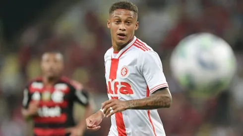 SP – RIO DE JANEIRO – 29/03/2025 – BRASILEIRO A 2025, FLAMENGO X INTERNACIONAL – Vitinho jogador do Internacional durante partida contra o Flamengo no estadio Maracana pelo campeonato Brasileiro A 2025. Foto: Thiago Ribeiro/AGIF