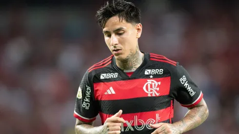 Flamengo não pensa em contratar substituto para Pulgar após lesão do volante chileno.