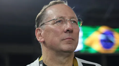 Nome de Pedro Caixinha agrada Textor como possível substituto de Paiva no Botafogo.