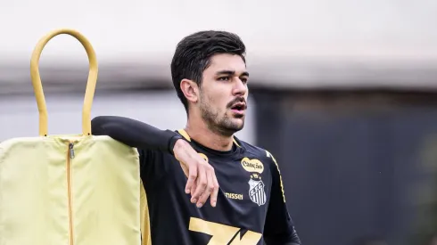 Basso durante atividade no treinamento do Peixão