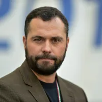 Mário Bittencourt confirma saída no Fluminense e Nacional, de Portugal, faz anúncio de Kevyn Vinicius